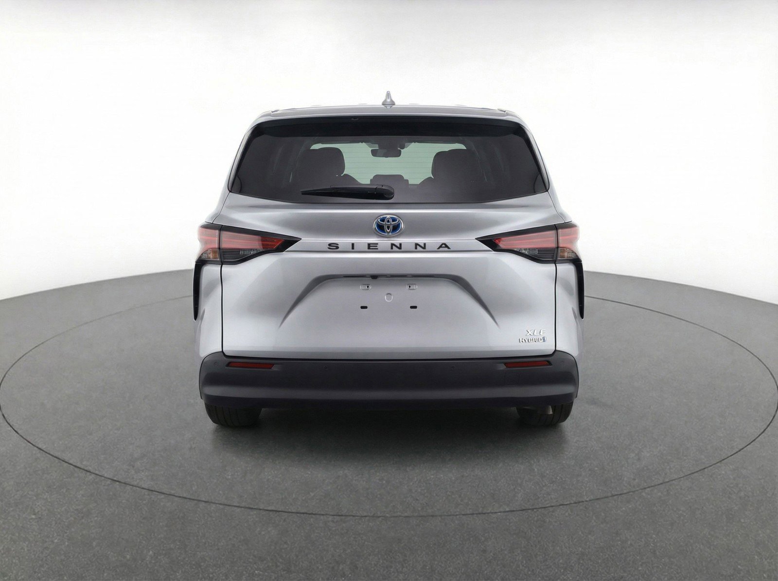 Used 2024 Toyota Sienna XLE image 7