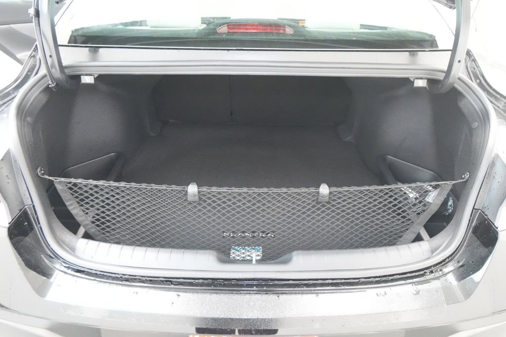 New 2026 Hyundai Elantra Limited image 24