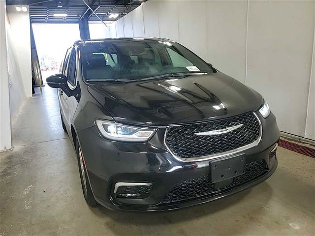 Used 2026 Chrysler Pacifica Select FWD image 2