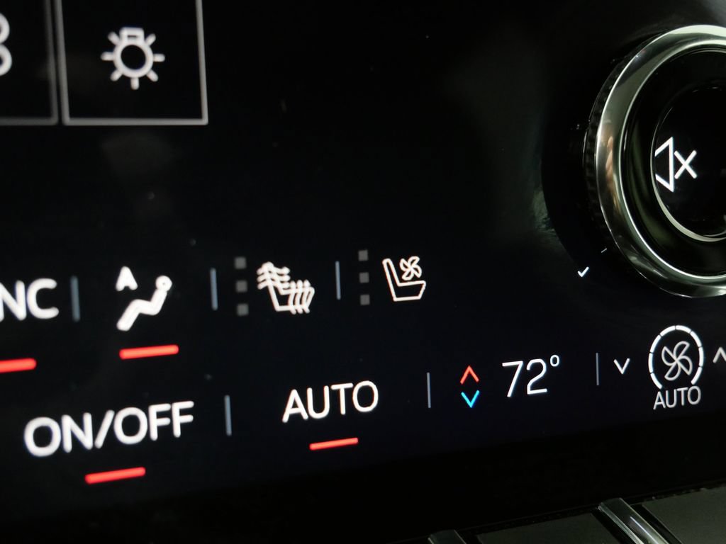 Used 2024 GMC Sierra EV Denali AWD/4WD image 26