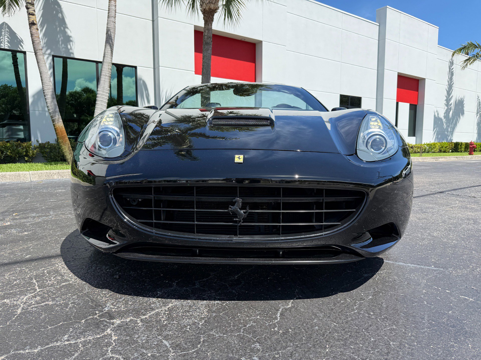 Used 2010 Ferrari California RWD image 8