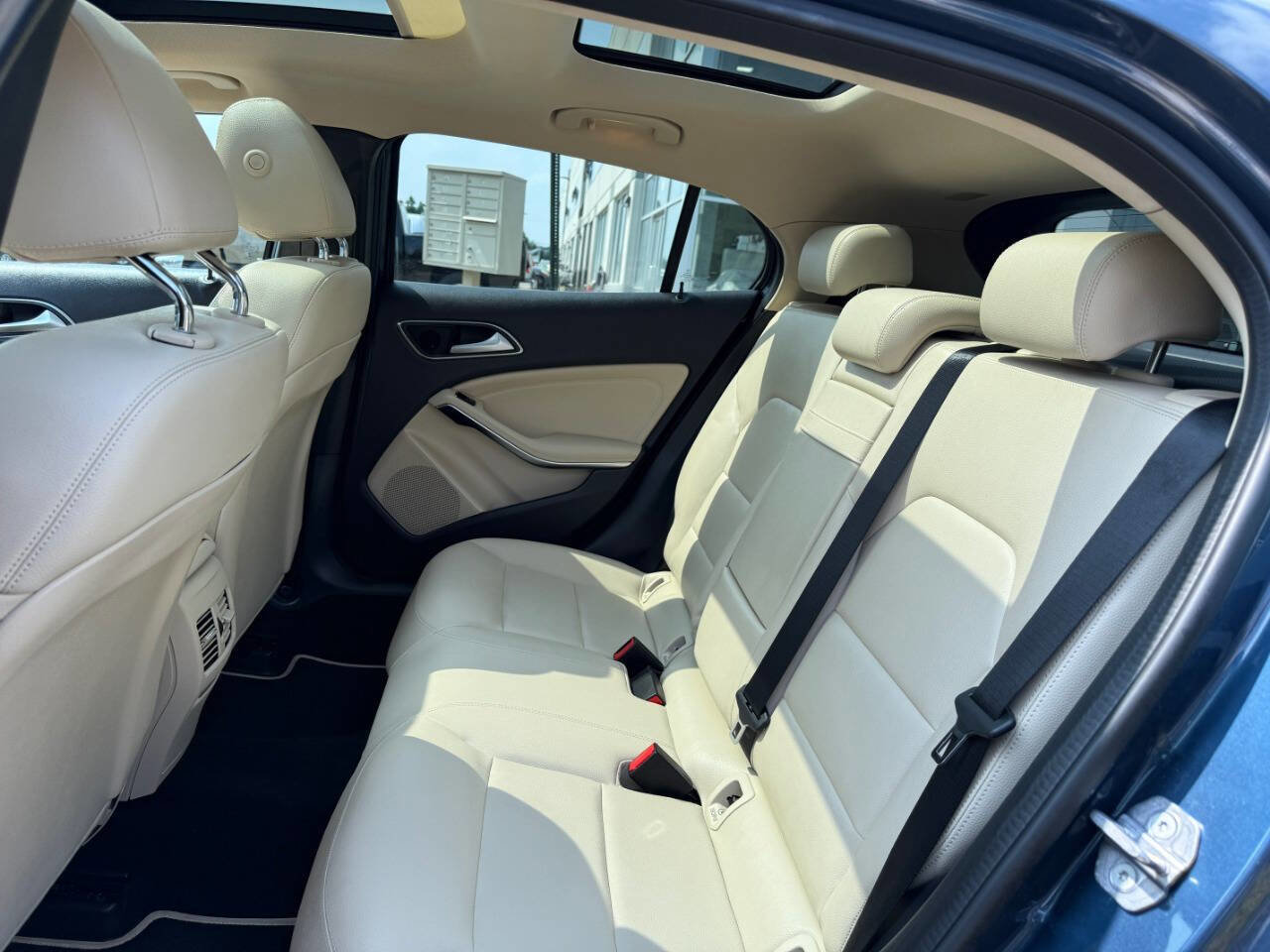 Used 2020 Mercedes-Benz GLA 250 4MATIC image 28
