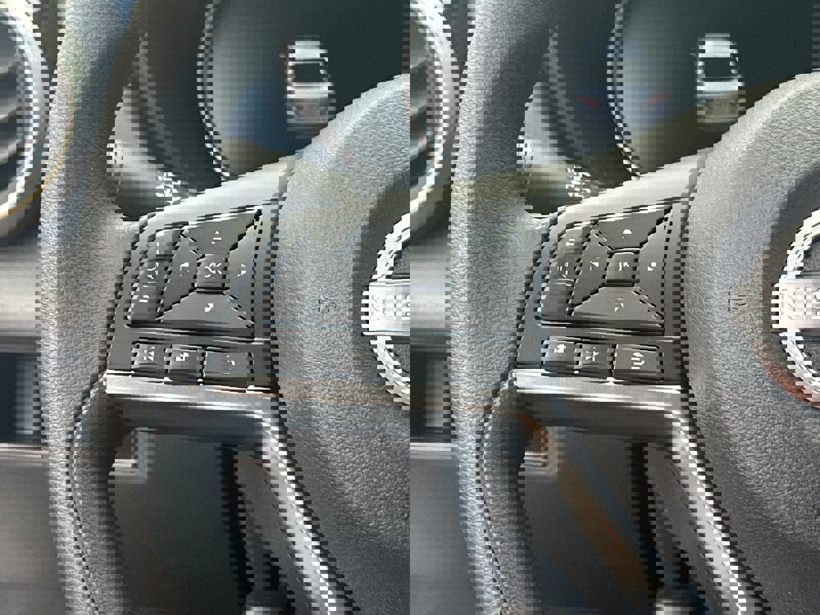 New 2025 Nissan Versa SV w/ Trunk Package image 24