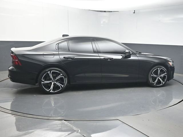 Certified 2025 Volvo S60 B5 Plus AWD/4WD image 8