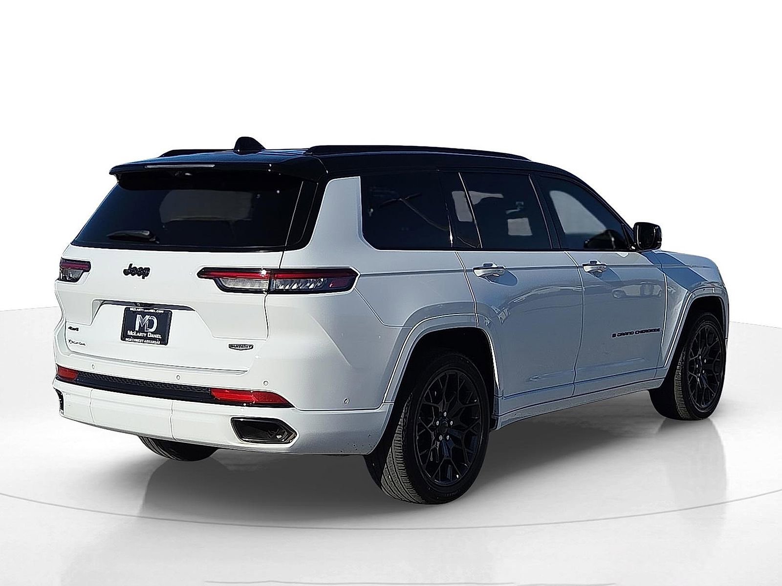 Used 2025 Jeep Grand Cherokee L Summit image 5