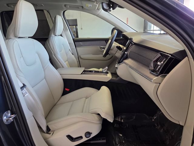 New 2026 Volvo XC90 T8 Ultra w/ Protection Package Premier AWD/4WD image 18