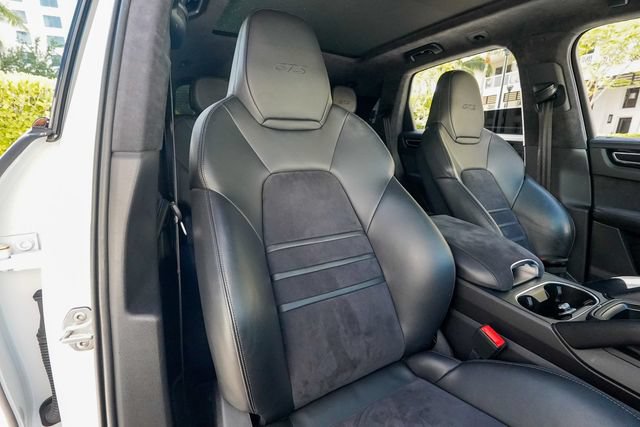 Used 2022 Porsche Cayenne GTS AWD/4WD image 92