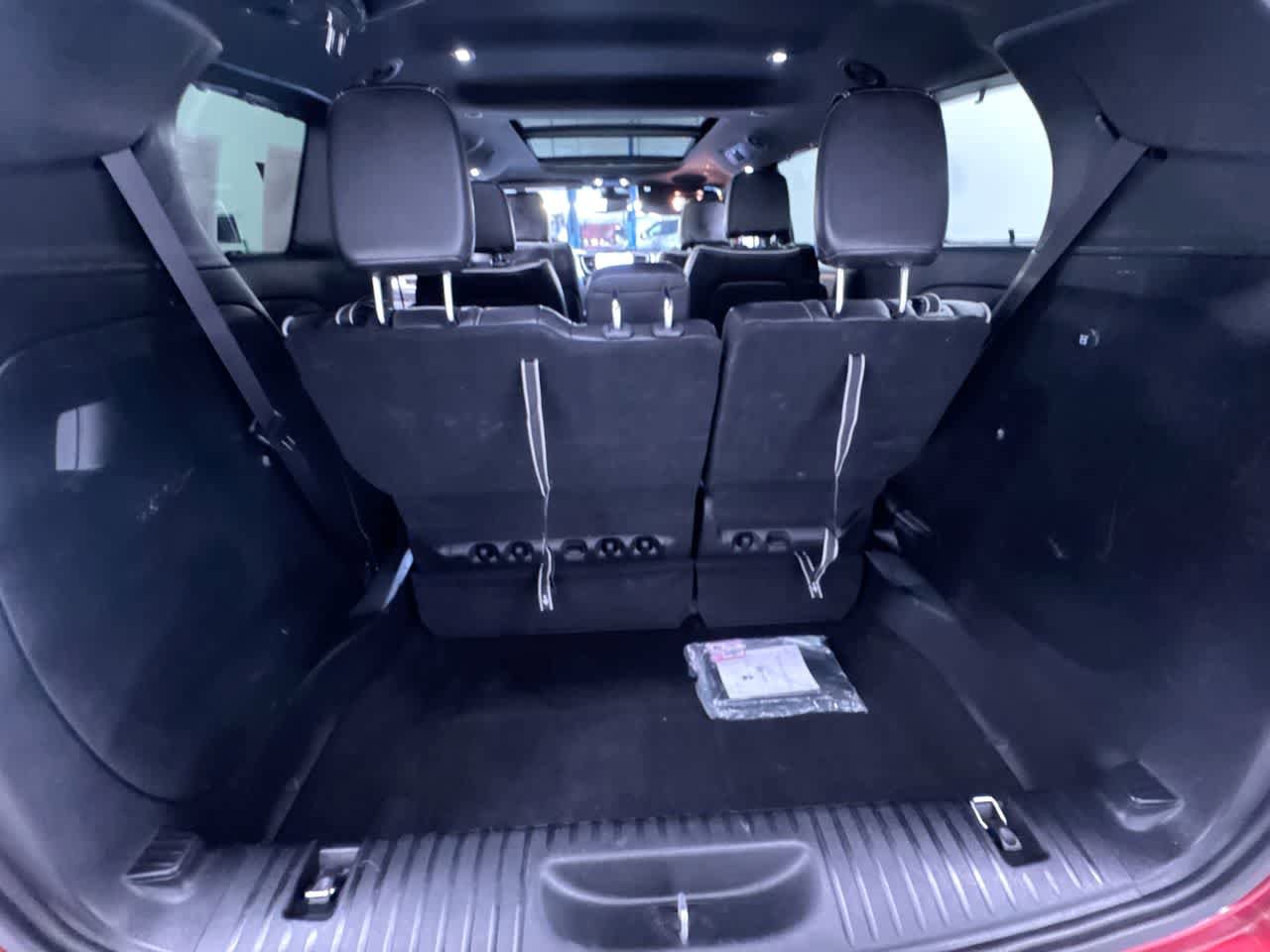 Used 2025 Chrysler Pacifica Limited FWD image 42
