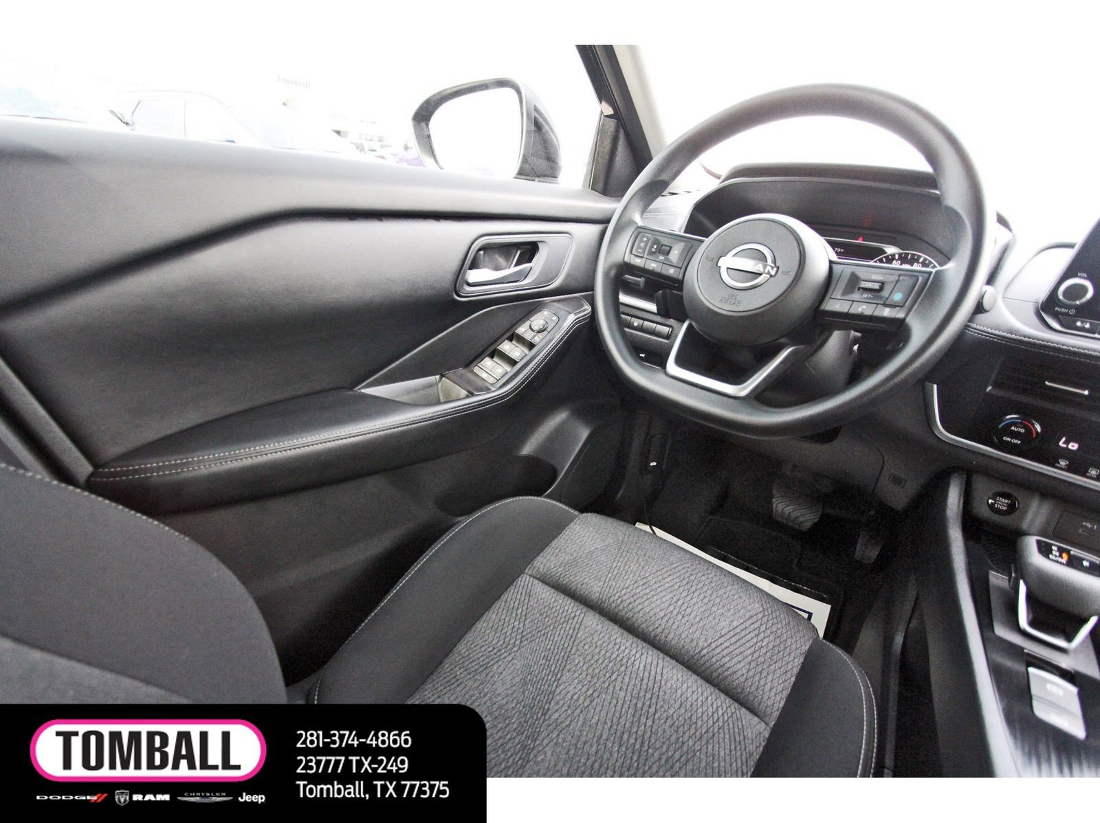Used 2024 Nissan Rogue SV image 9