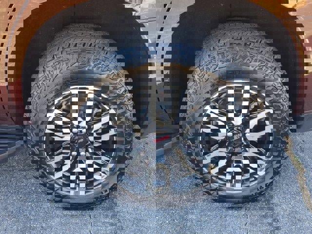 Used 2023 GMC Yukon AT4 image 7