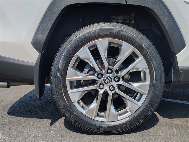Used 2019 Toyota RAV4 Limited image 6