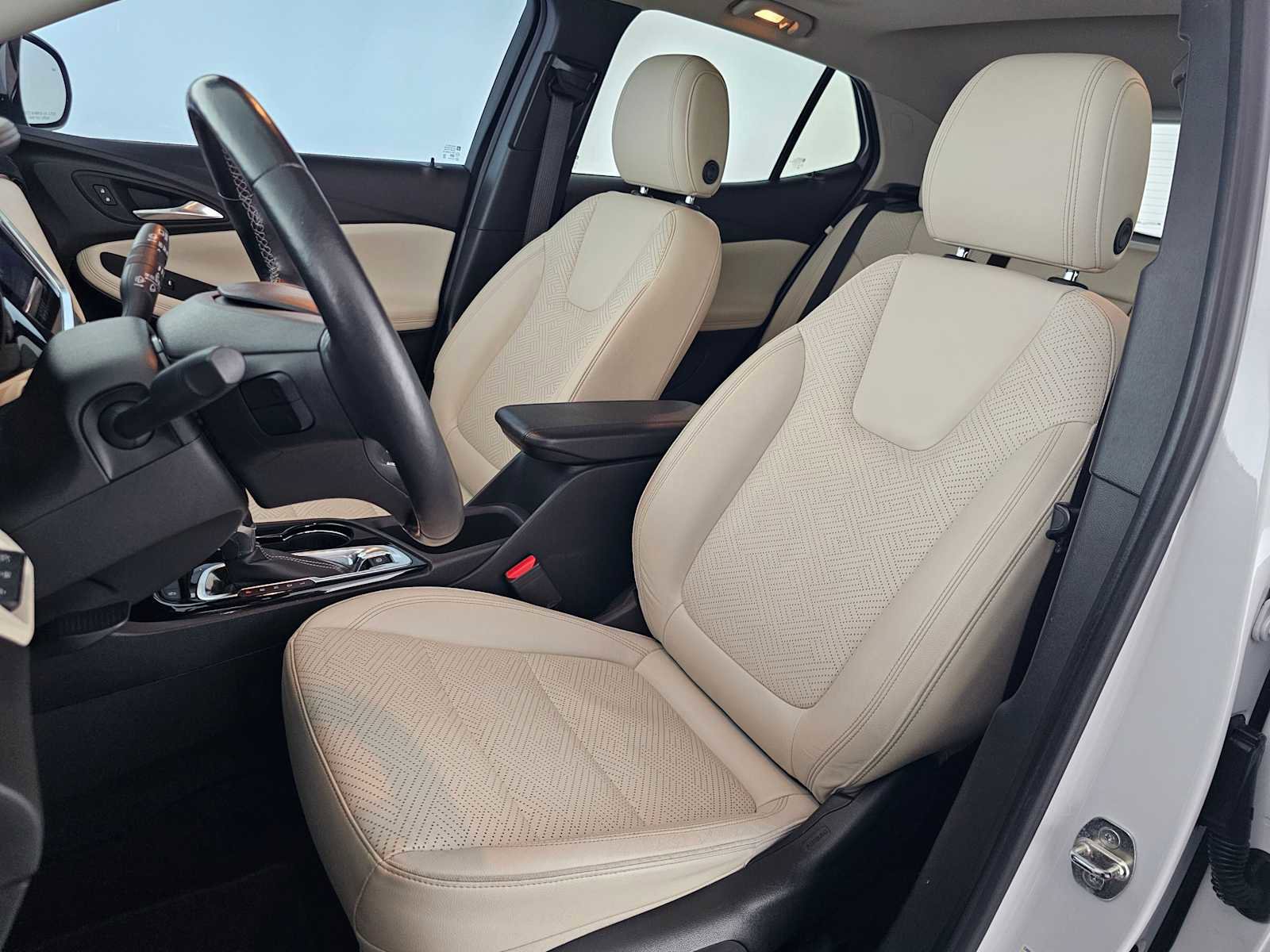 Used 2020 Buick Encore GX Essence w/ Experience Buick Package image 21