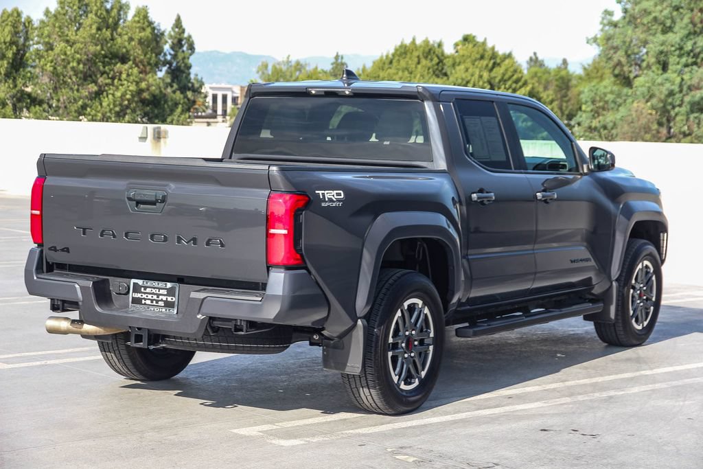 Used 2025 Toyota Tacoma TRD Sport AWD/4WD image 4