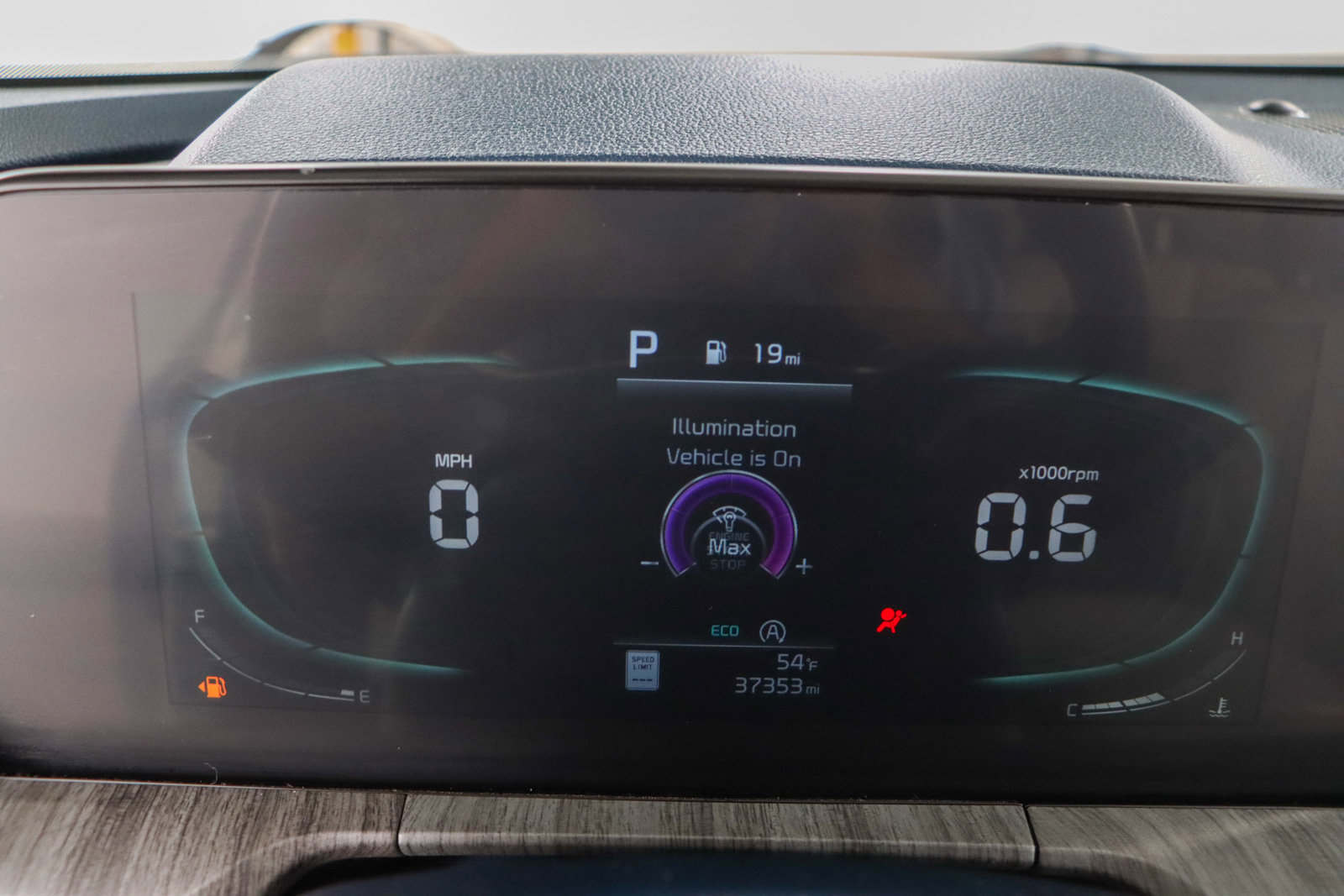 Used 2024 Kia Telluride EX w/ EX Captain's Chair Package image 15