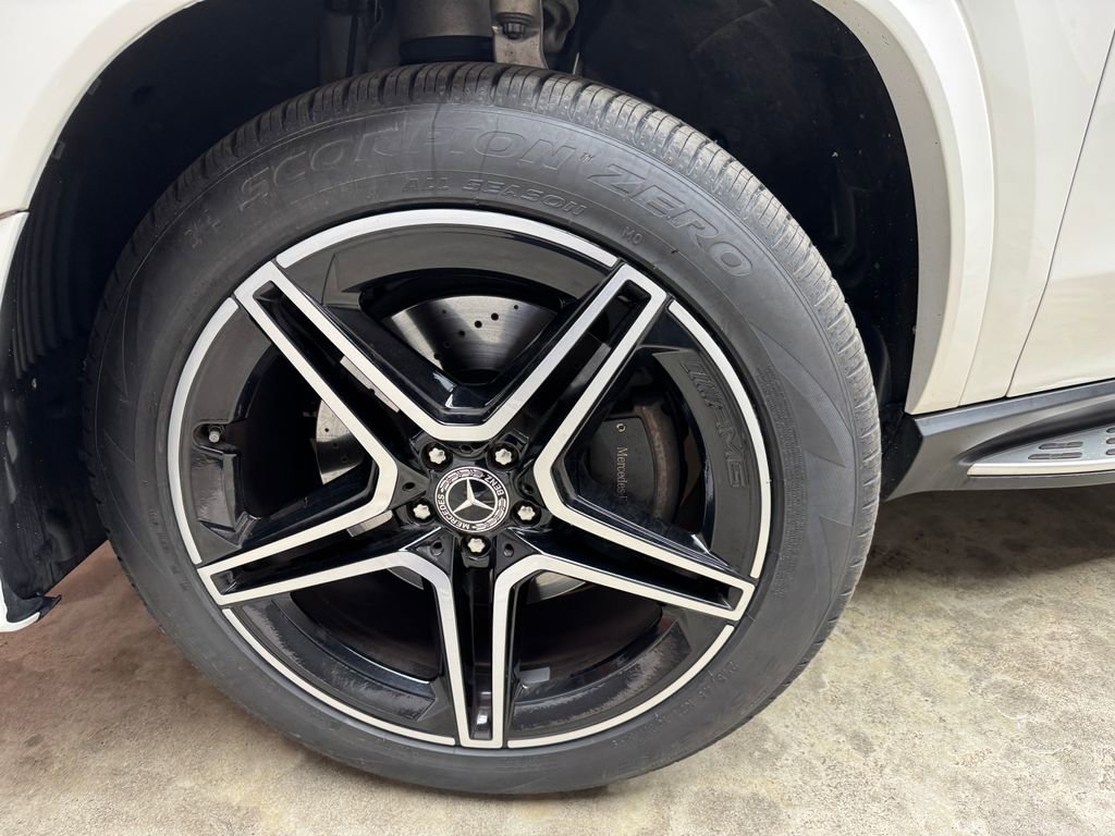 Used 2023 Mercedes-Benz GLS 580 4MATIC image 27
