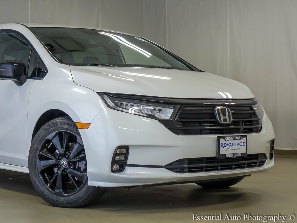 Used 2023 Honda Odyssey Sport image 3