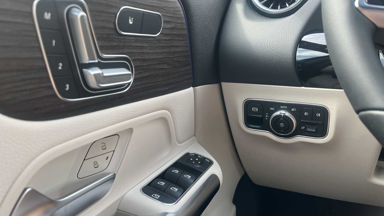 New 2026 Mercedes-Benz GLA 250 4MATIC image 28