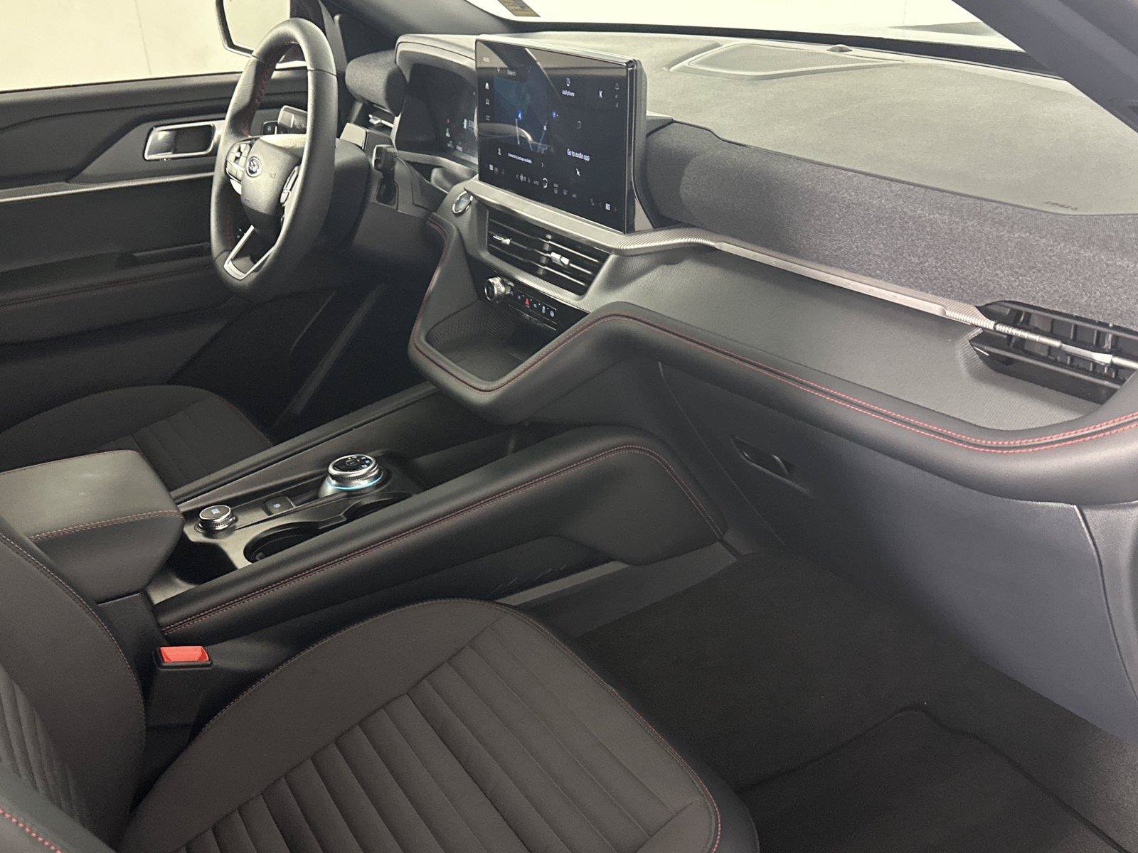 Used 2026 Ford Explorer ST-Line w/ Premium Package RWD image 18