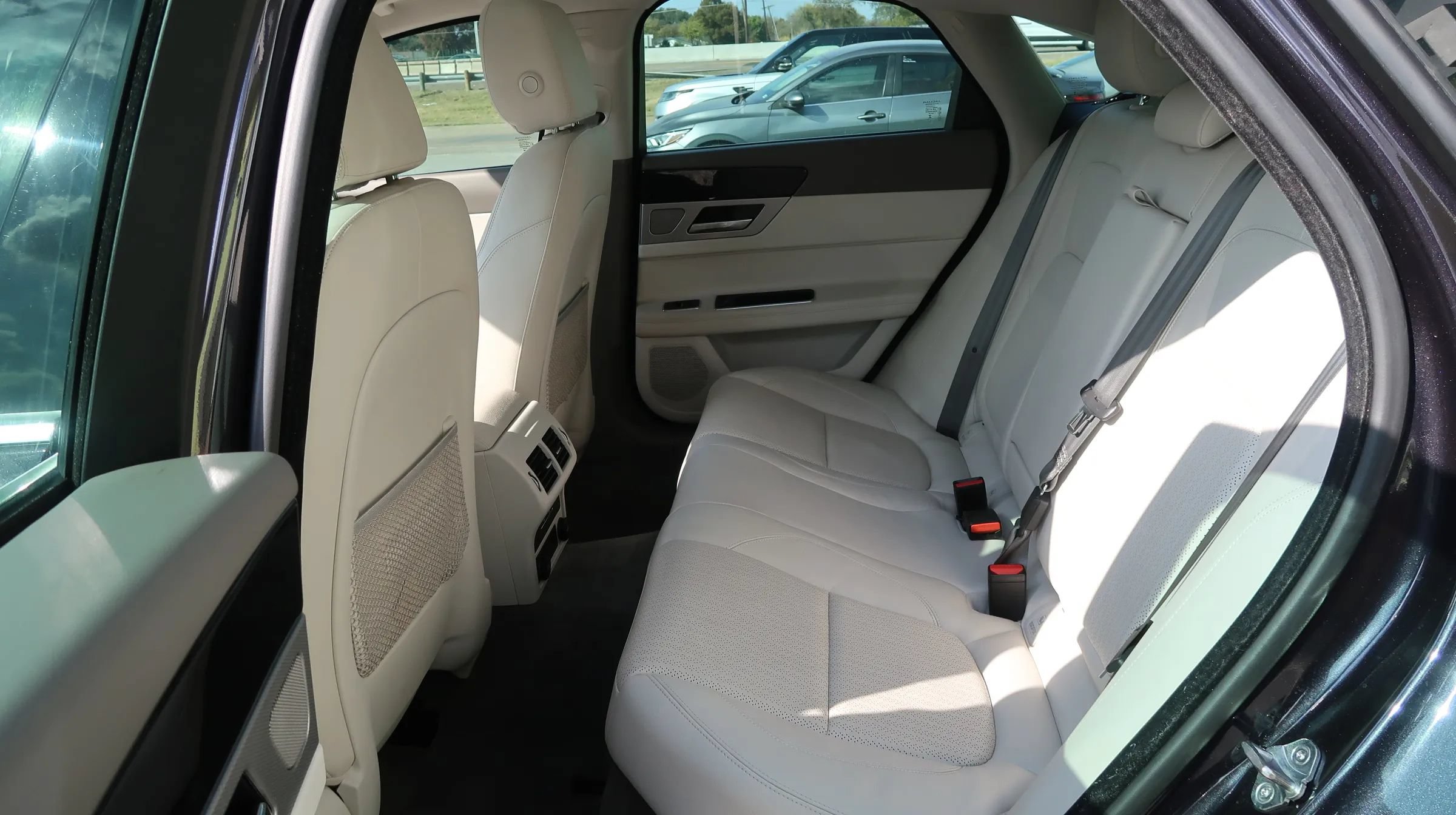Used 2017 Jaguar XF Prestige RWD image 20