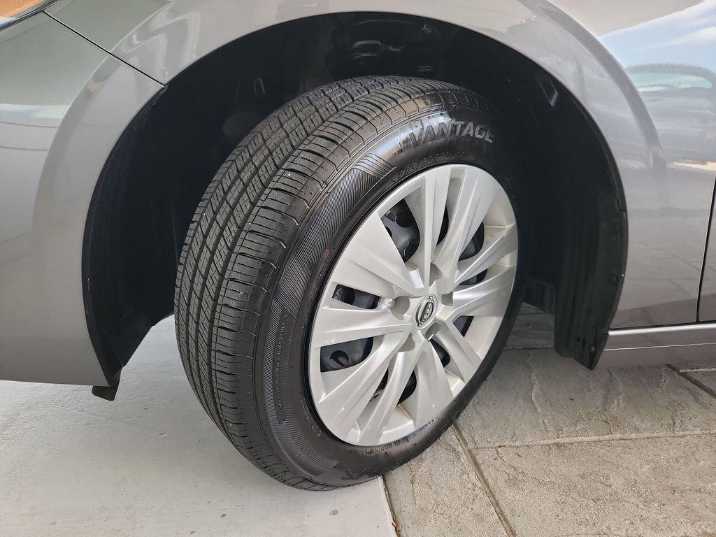 Used 2025 Nissan Sentra S FWD image 30
