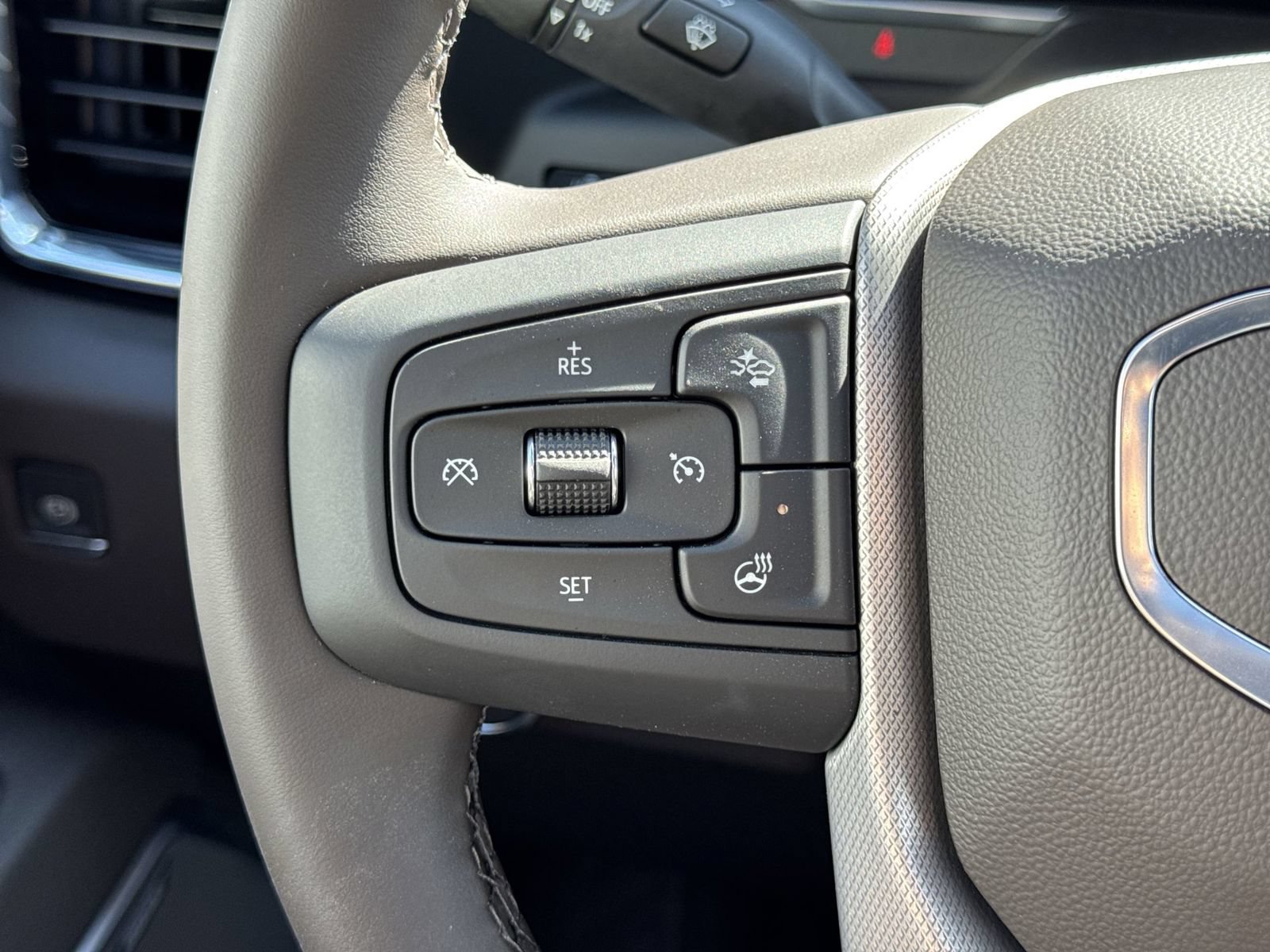 Used 2026 GMC Sierra 2500 Denali w/ Technology Package AWD/4WD image 19
