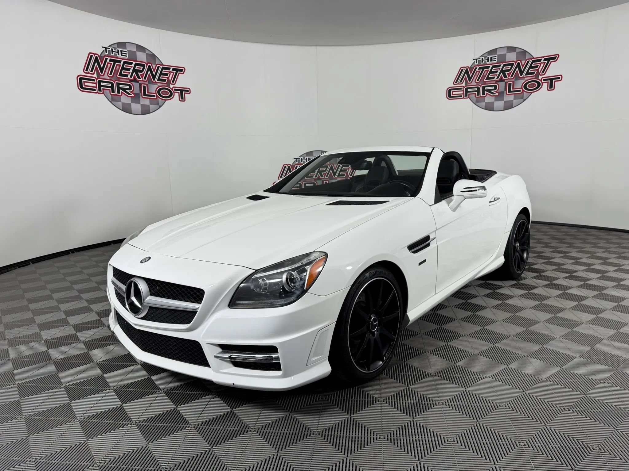 Used 2015 Mercedes-Benz SLK 250 image 4