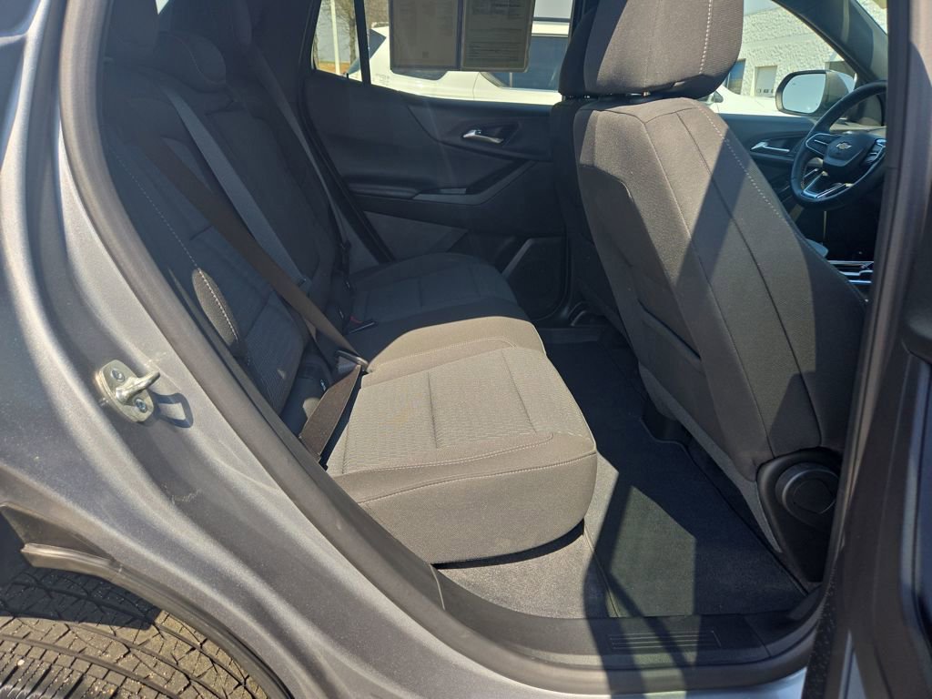 Used 2025 Chevrolet Equinox LT image 32