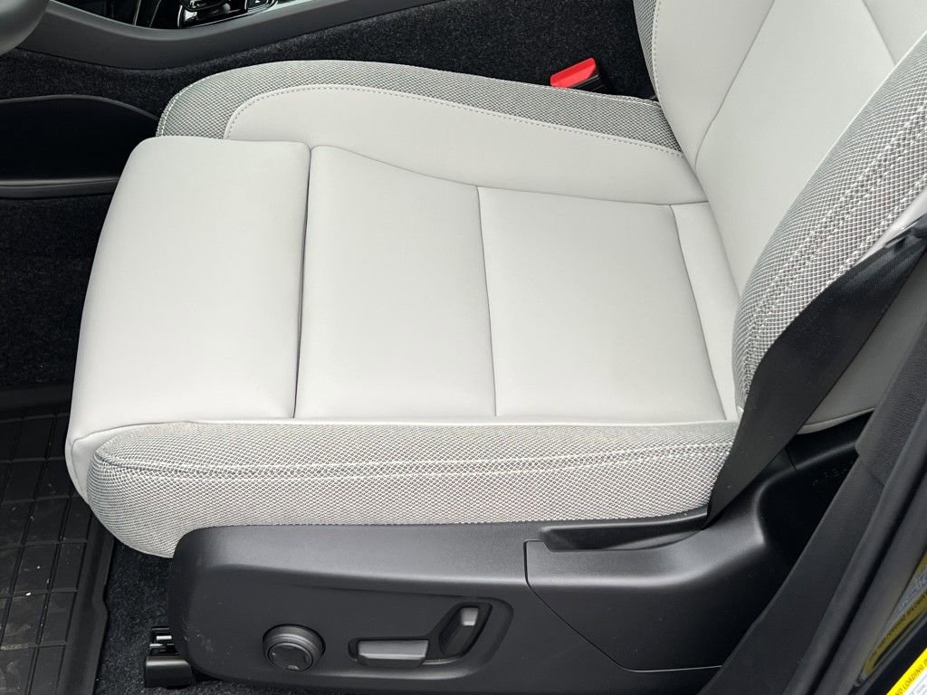 New 2026 Volvo EX40 Plus w/ Protection Package Premier image 16