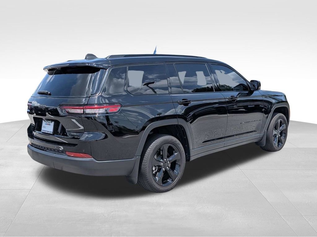 Used 2024 Jeep Grand Cherokee L Limited w/ Luxury Tech Group II RWD image 4