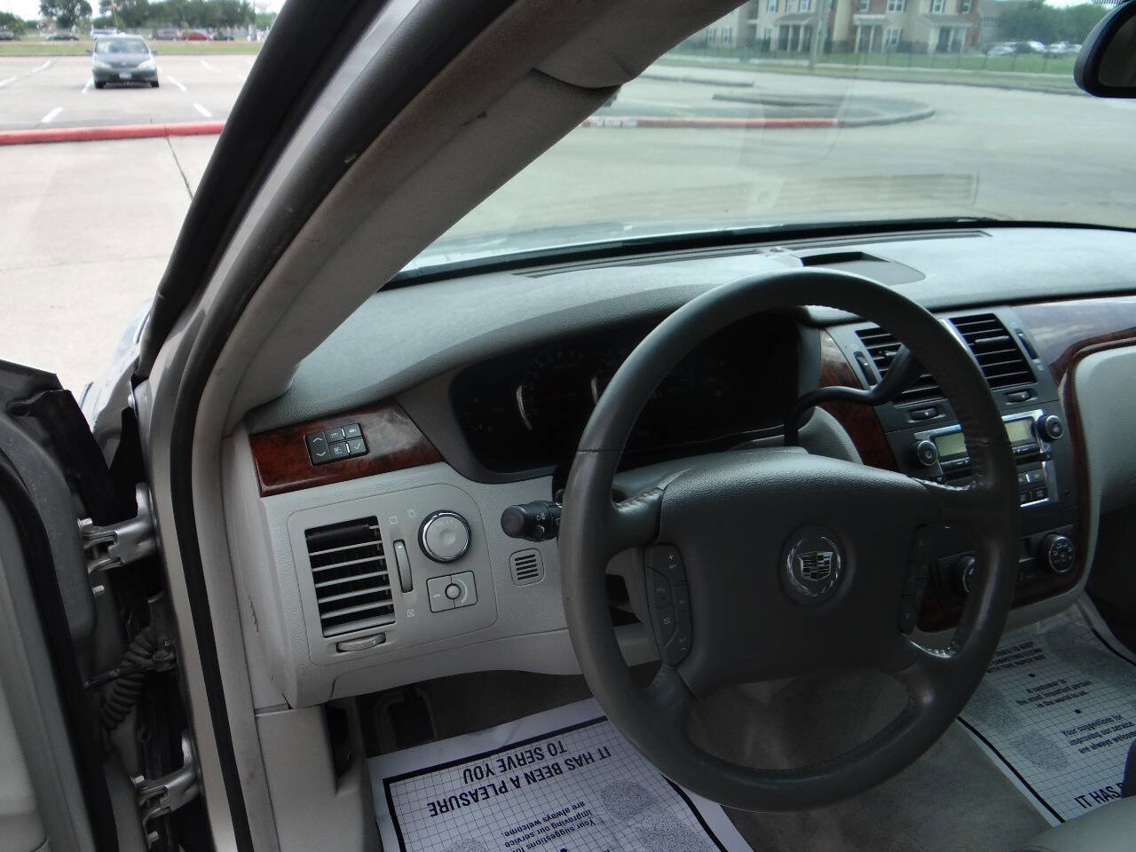 Used 2007 Cadillac DTS Luxury I w/ Sun And Sound Package FWD image 17