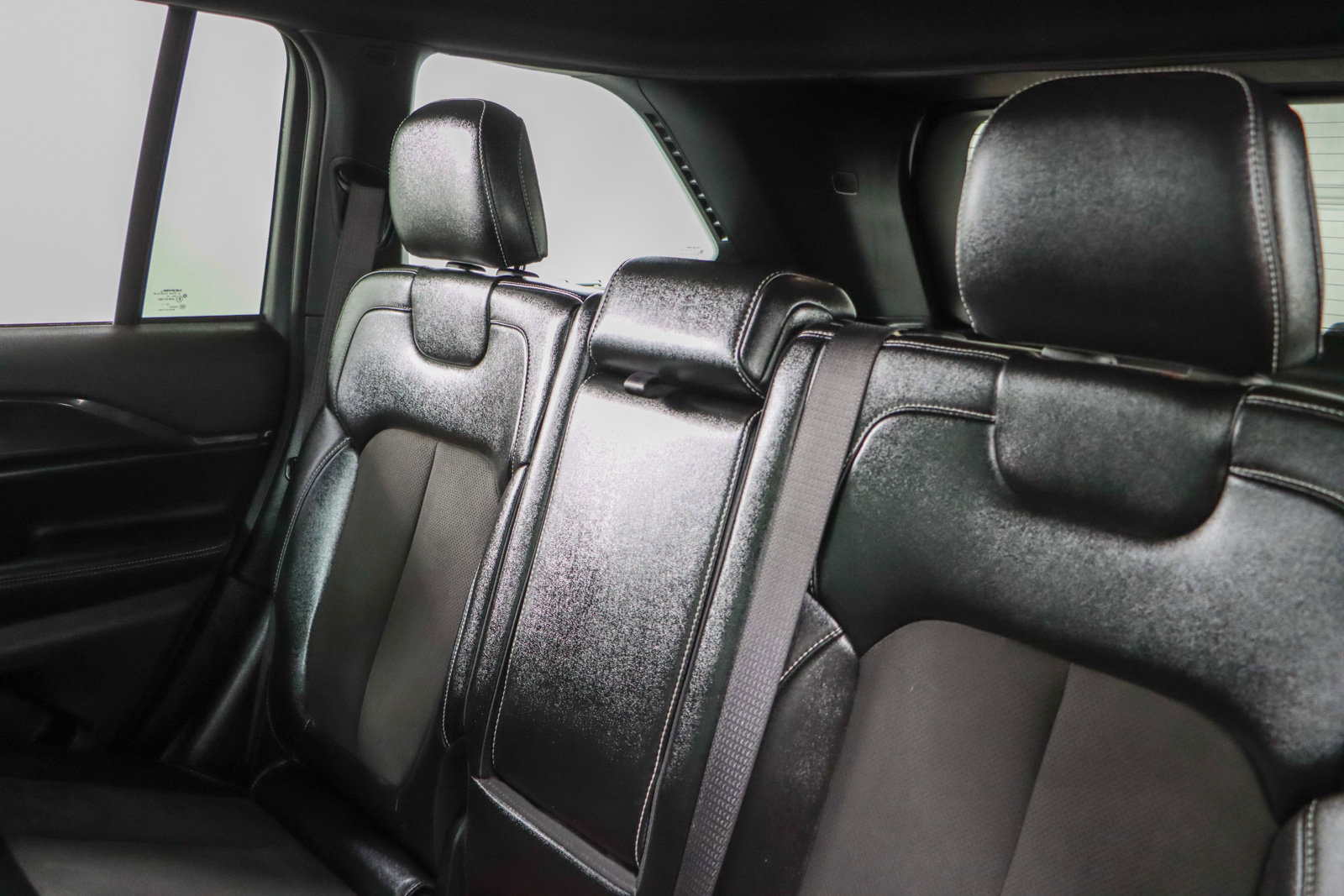 Used 2023 Jeep Grand Cherokee Altitude image 24