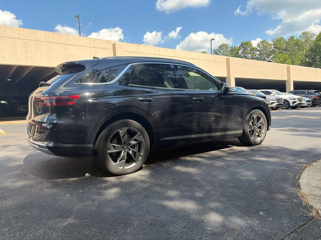Used 2023 Genesis Electrified GV70 AWD/4WD image 3