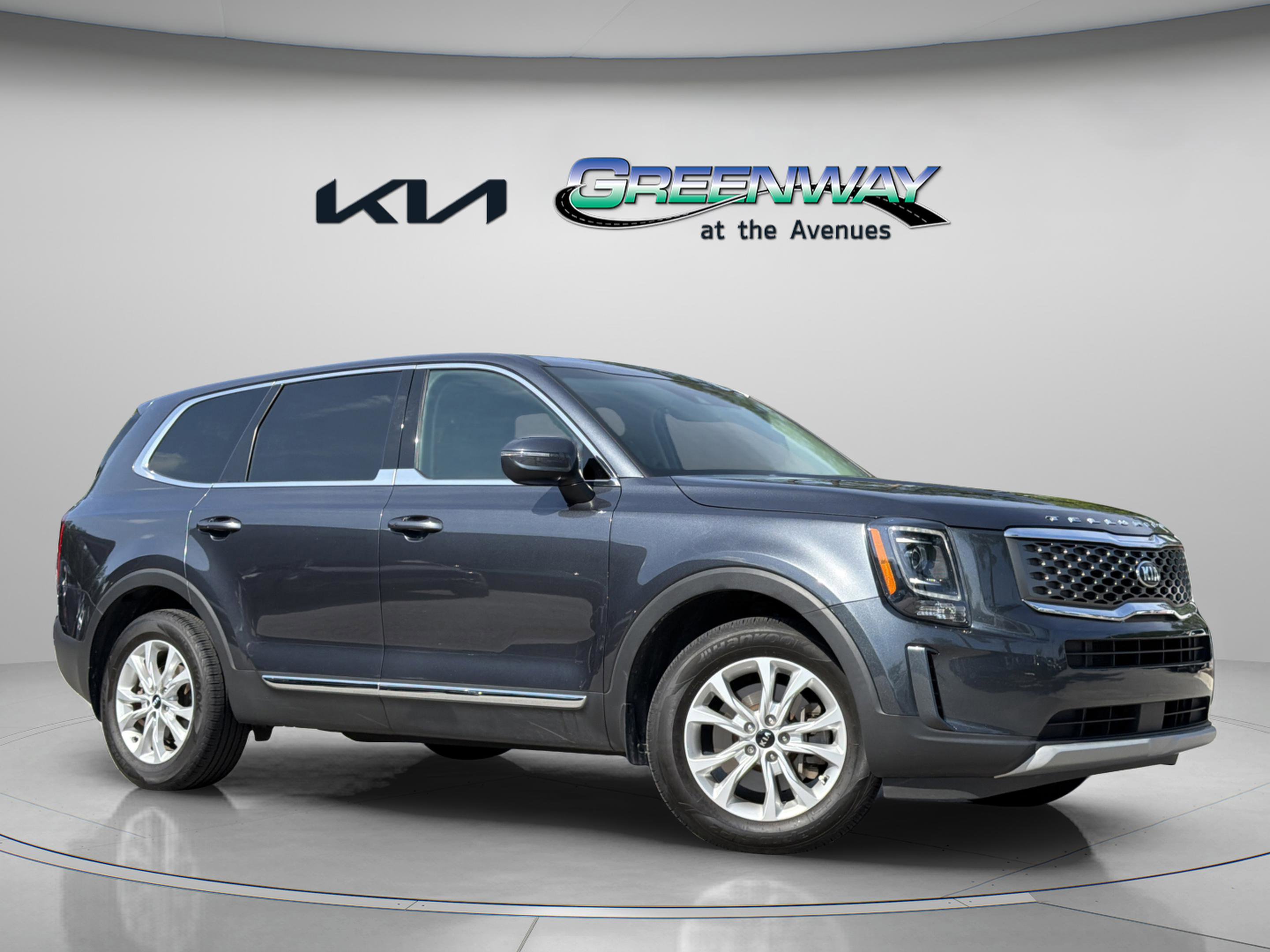 Used 2021 Kia Telluride LX FWD image 1