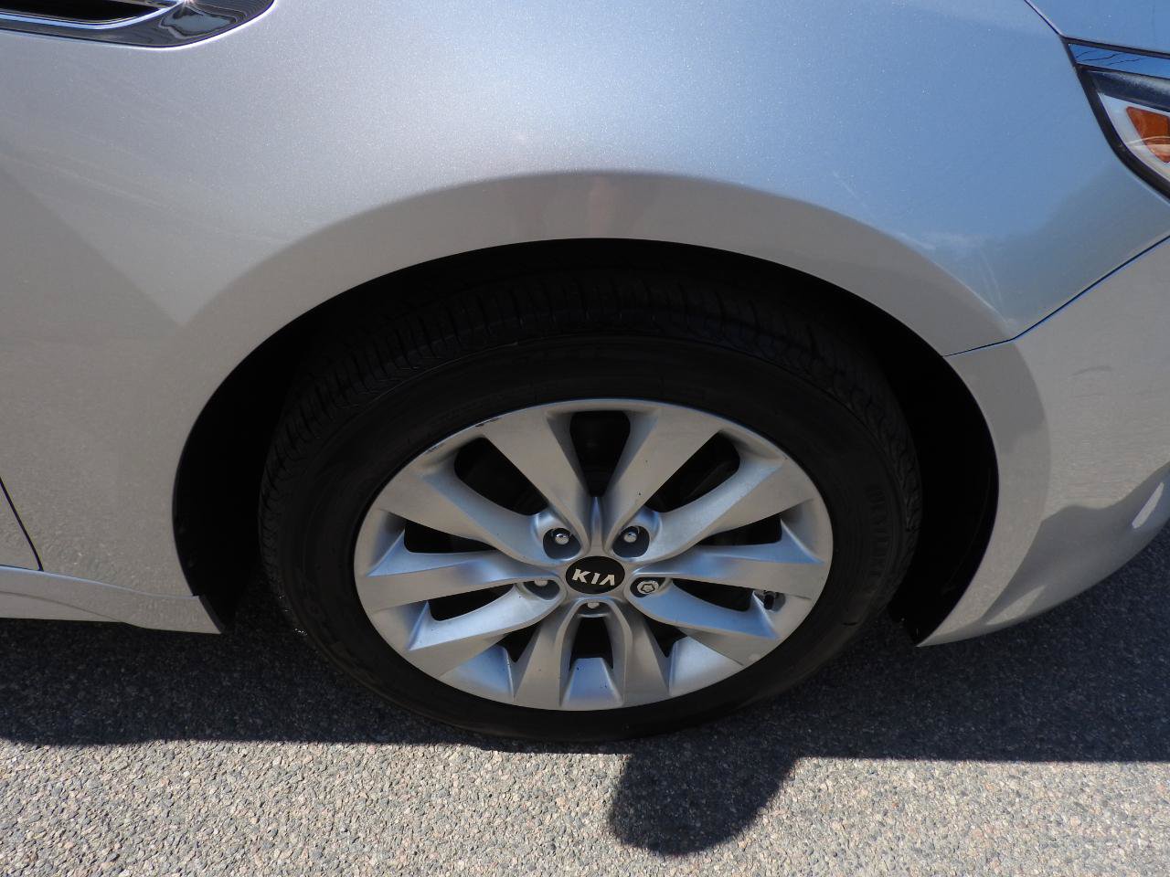 Used 2018 Kia Optima EX w/ Premium Package FWD image 16