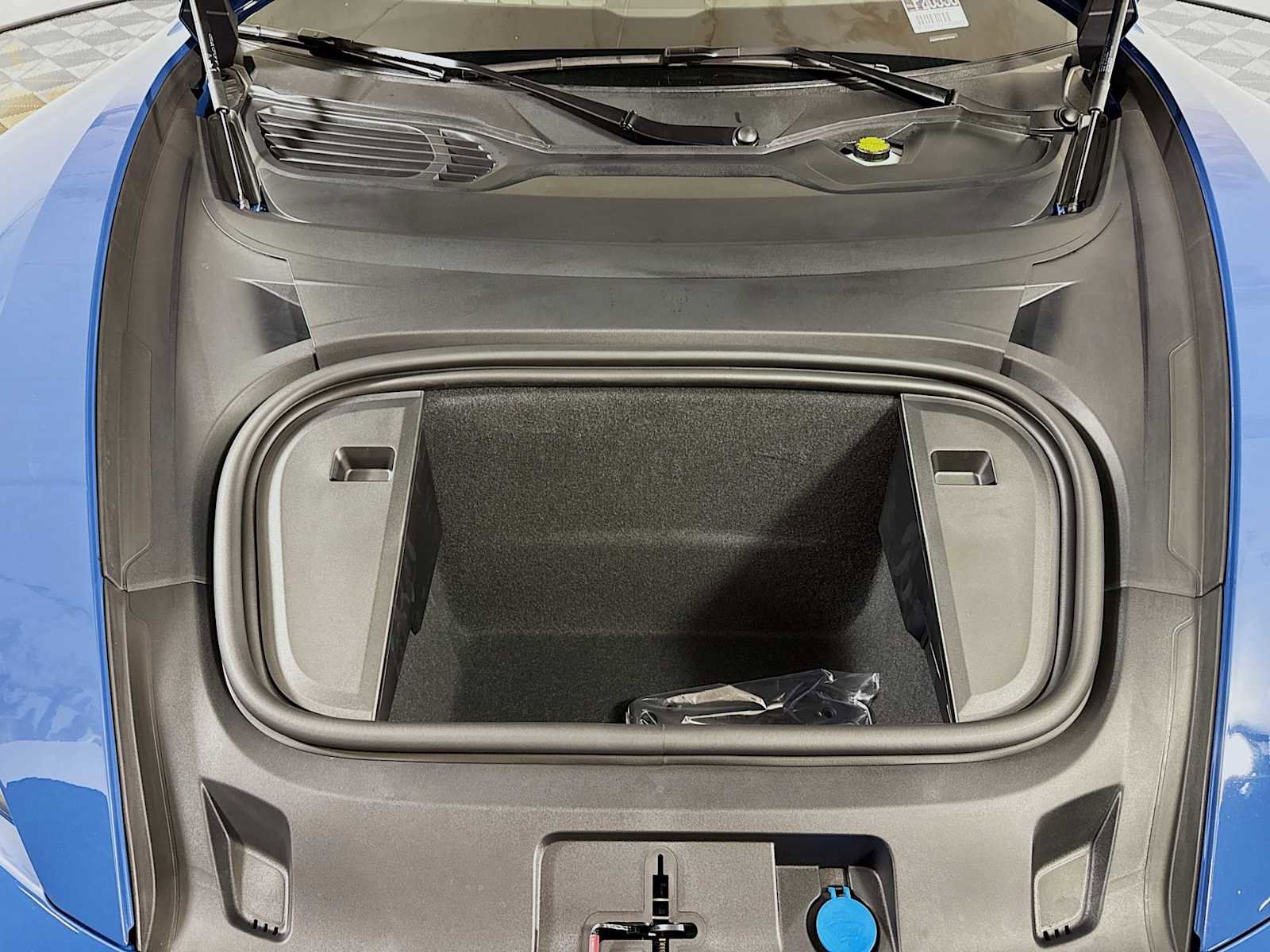New 2025 Porsche Taycan AWD/4WD image 40