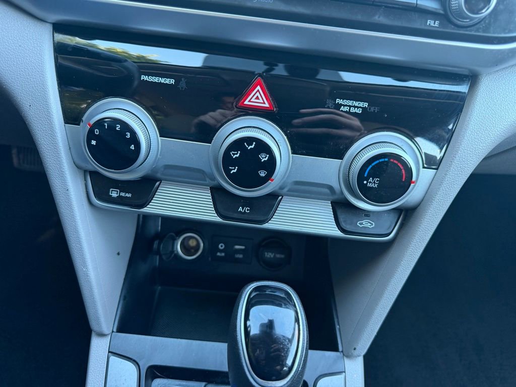 Used 2019 Hyundai Elantra SEL image 35