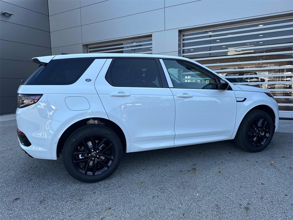 New 2025 Land Rover Discovery Sport S image 7