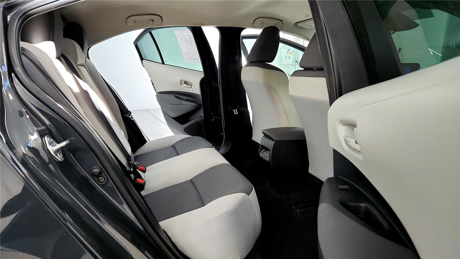 Used 2024 Toyota Corolla LE image 18