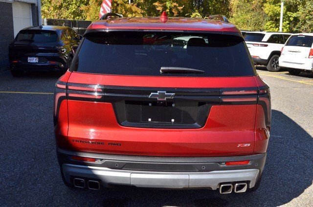 Used 2024 Chevrolet Traverse Z71 w/ Enhanced Driving Package image 7