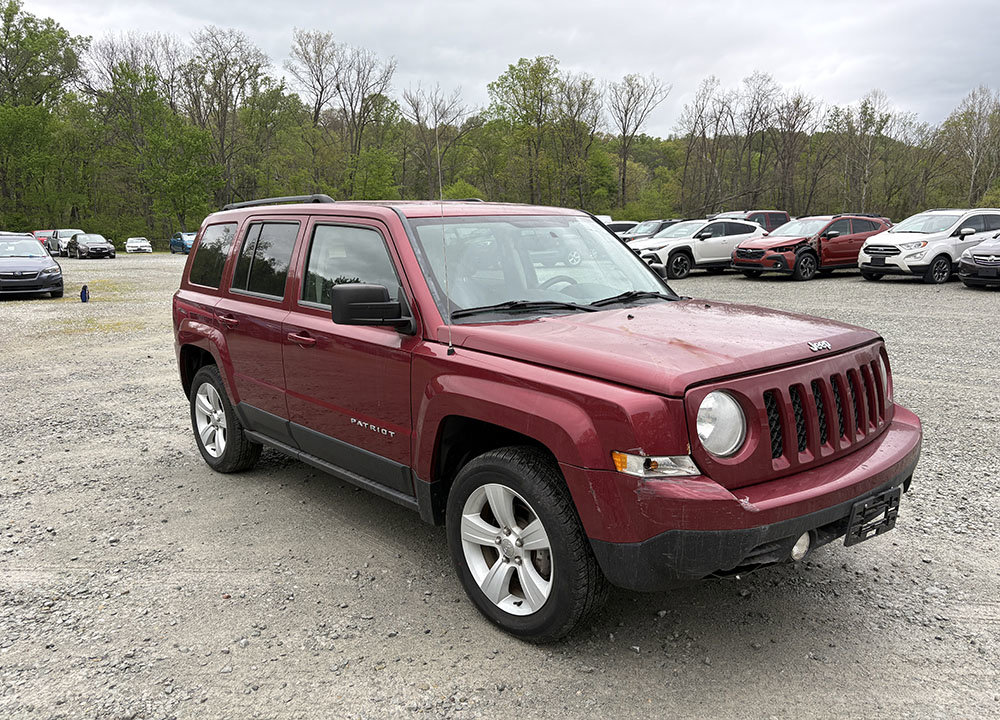 Used 2014 Jeep Patriot Latitude AWD/4WD image 1