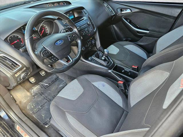 Used 2017 Ford Focus ST image 9