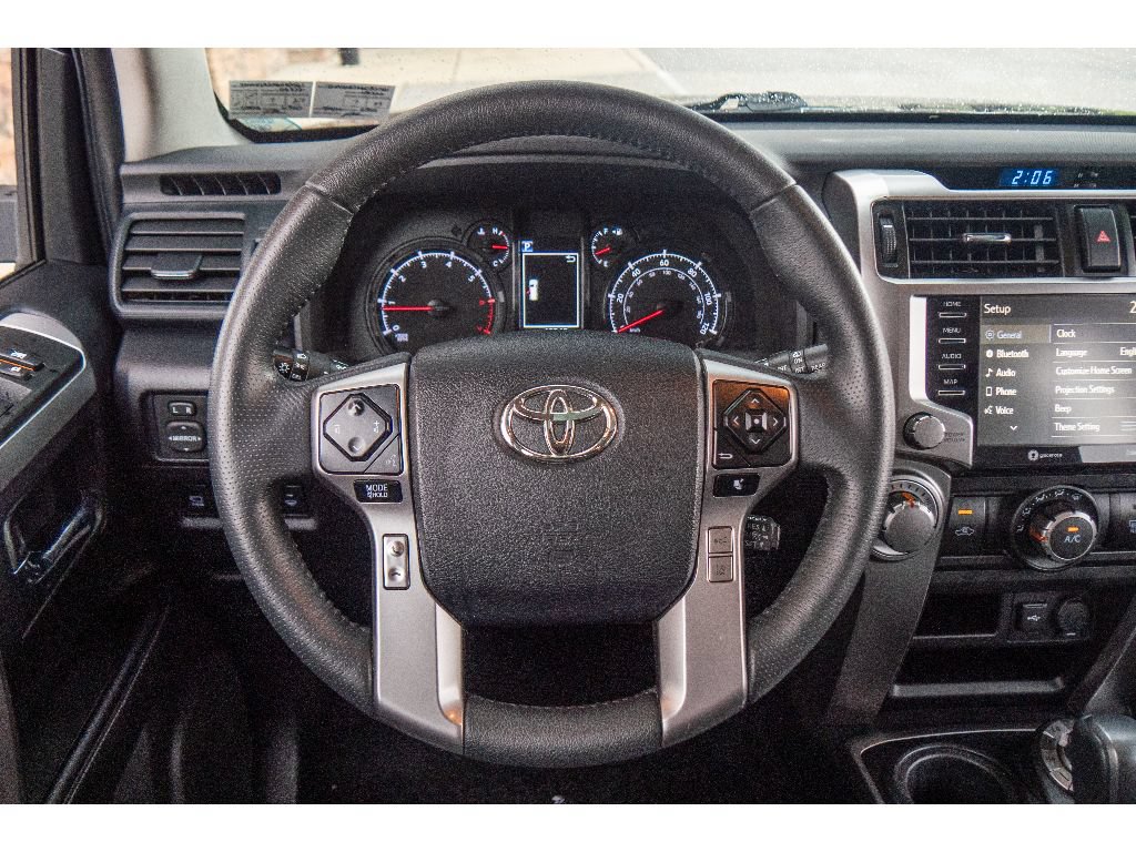 Used 2022 Toyota 4Runner SR5 Premium w/ Moonroof Package AWD/4WD image 23