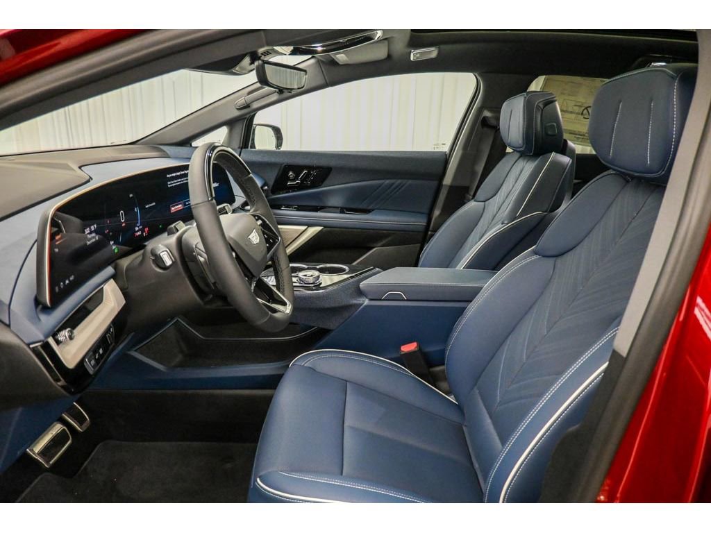 New 2026 Cadillac Optiq Luxury 2 image 20