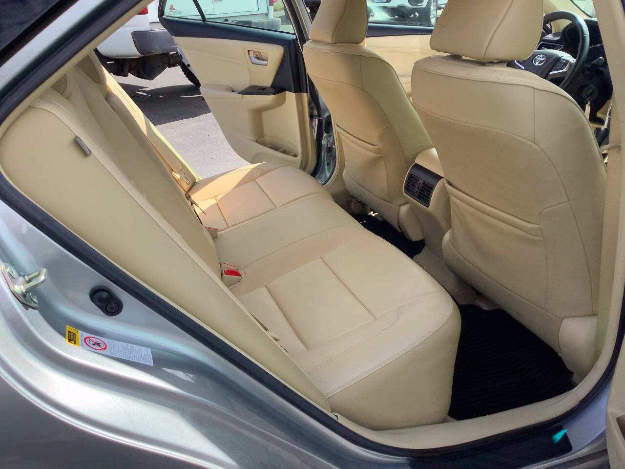 Used 2017 Toyota Camry XLE FWD image 31