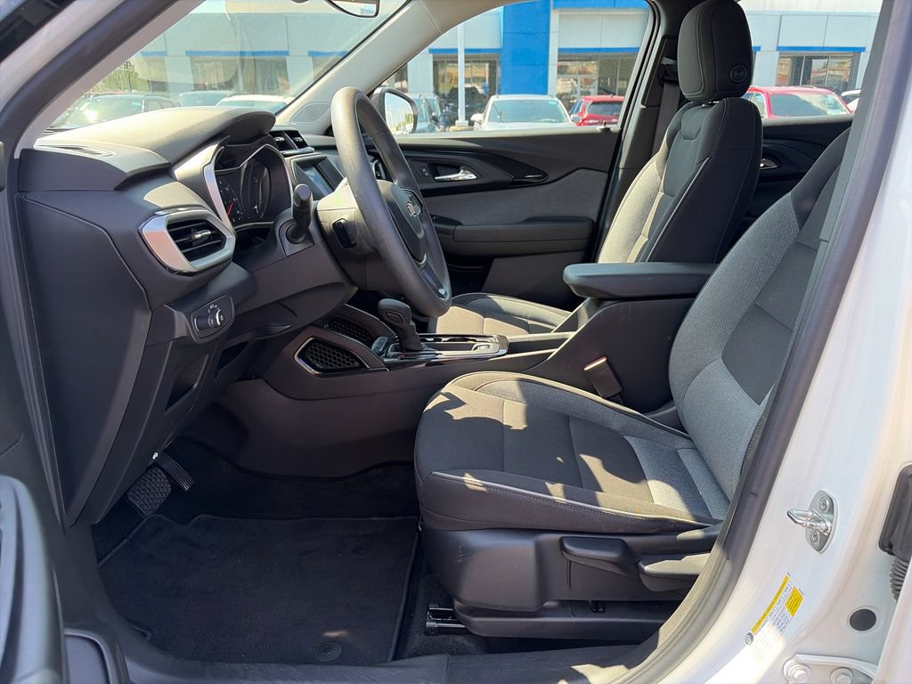 Used 2023 Chevrolet TrailBlazer LS FWD image 14