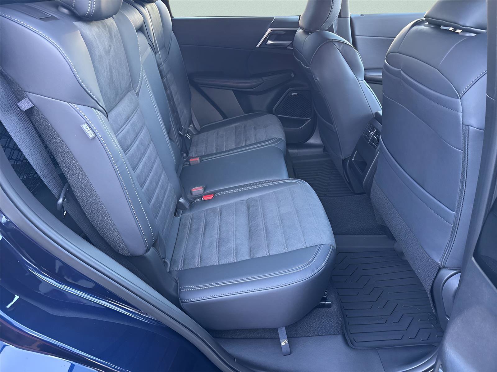 New 2026 Mitsubishi Outlander SE FWD image 28