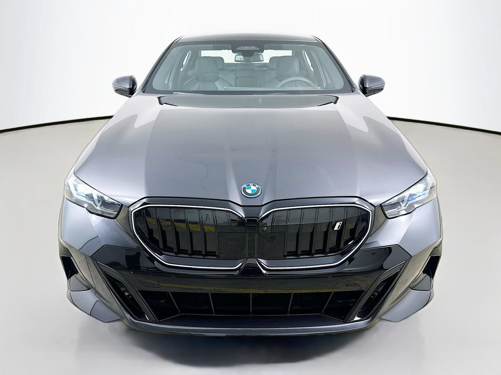New 2027 BMW i5 xDrive40 w/ M Sport Package AWD/4WD image 2