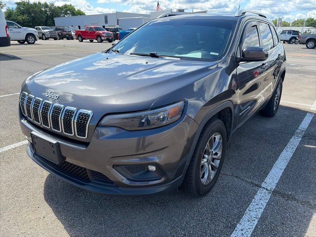 Used 2019 Jeep Cherokee Latitude Plus w/ Comfort/Convenience Group AWD/4WD image 2