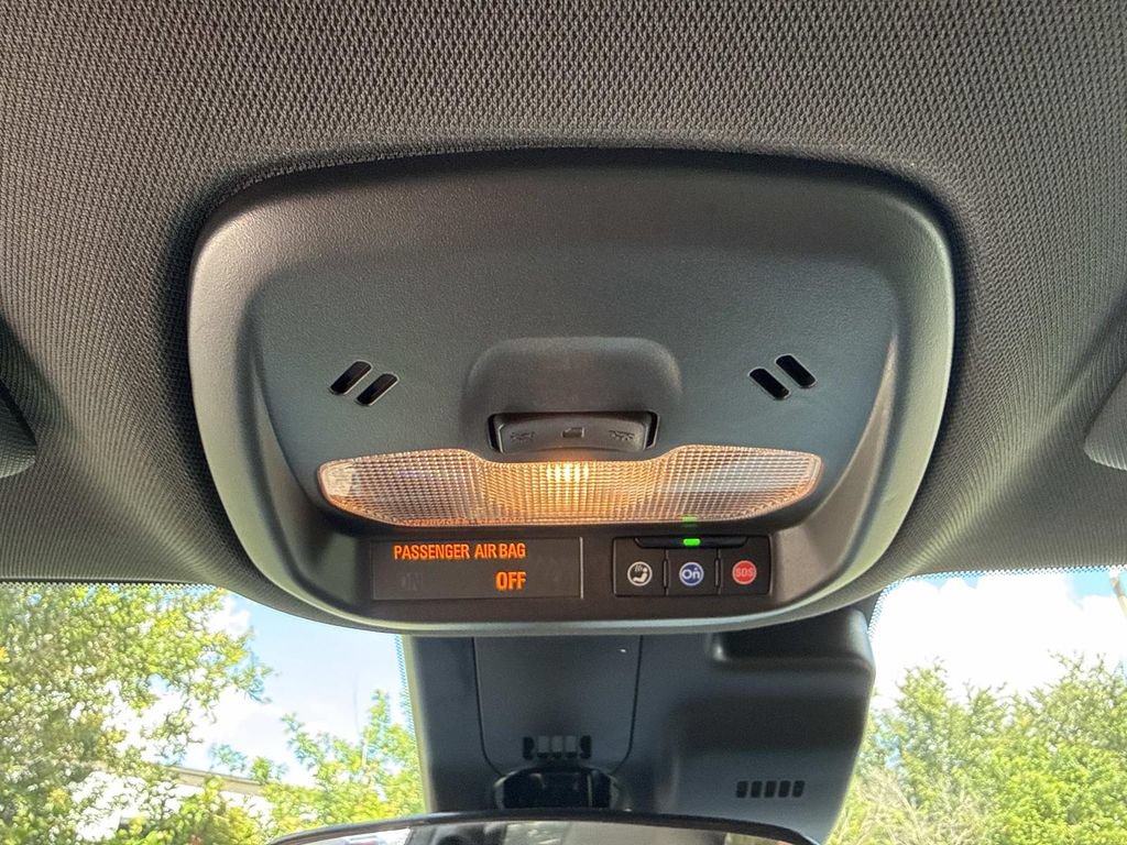Used 2025 Chevrolet Trax RS w/ Driver Confidence Package FWD image 40