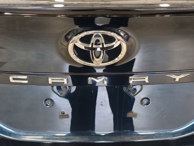 Used 2018 Toyota Camry SE FWD image 26